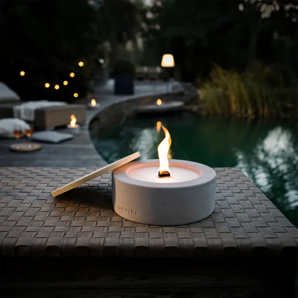 Betonfeuer® 'Taal' - Outdoor-Kerze mit Dauerdocht aus Beton