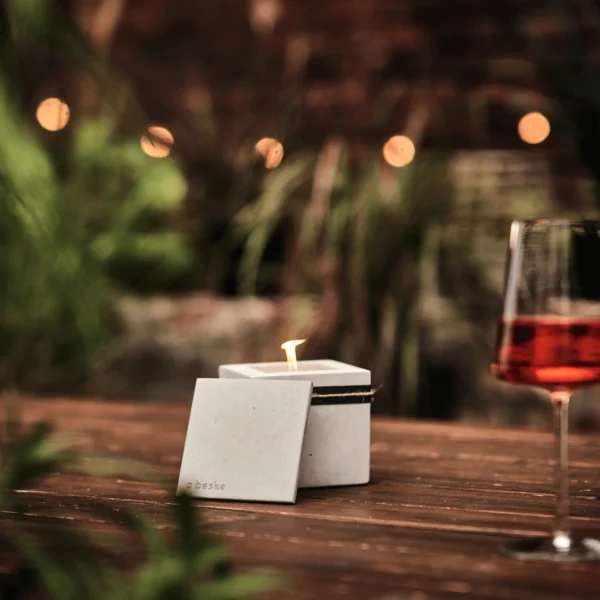 Betonfeuer Pico mit Löschbrett aus Beton –  Lagerfeuer-Atmosphäre